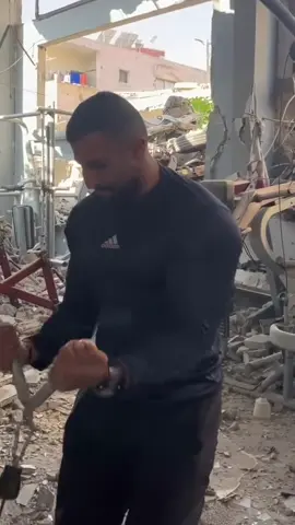 A post by @tiboinshape on TikTok caption: Our thoughts are with all the peoples affected by conflicts across the globe 🌍🙏