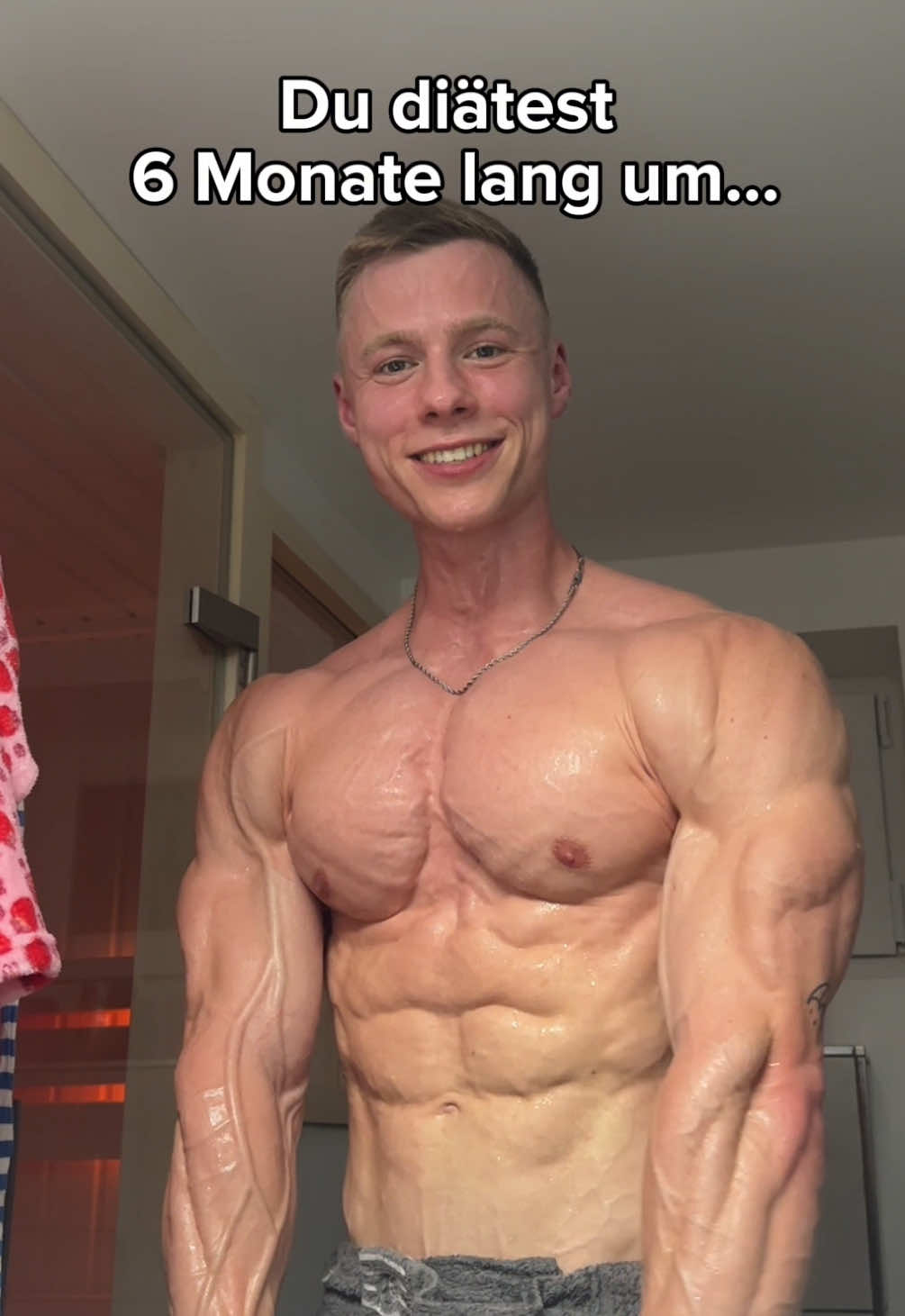 A post by @thegeneticone on TikTok caption: Zwei Wochen nach meinem Wettkampf sehe ich wieder so aus #fitness #bodybuilding #diät #pumpen #gesundheit #körperfettanteil 