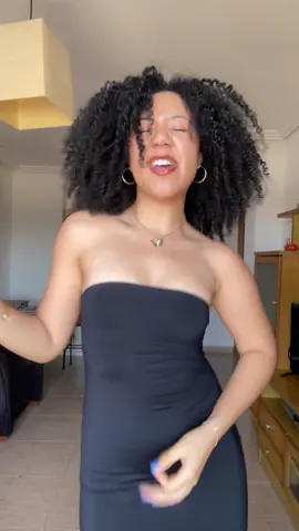 A post by @thebanezs on TikTok caption: Hemos hecho demasiadas tomas para esto 🤫