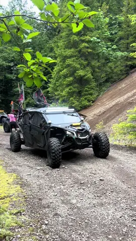 A post by @wa_kingz_offroad on TikTok caption: algo bien con el equipo 👌 . . . . . . #rutaswashington #wakingz #wakingzoffroad #ruteando #rutas #pnw #offroading #offroad #rzr #naturaleza #vistas #parati #kawasaki #sxs #trending #fyp #corridos #usa #views 