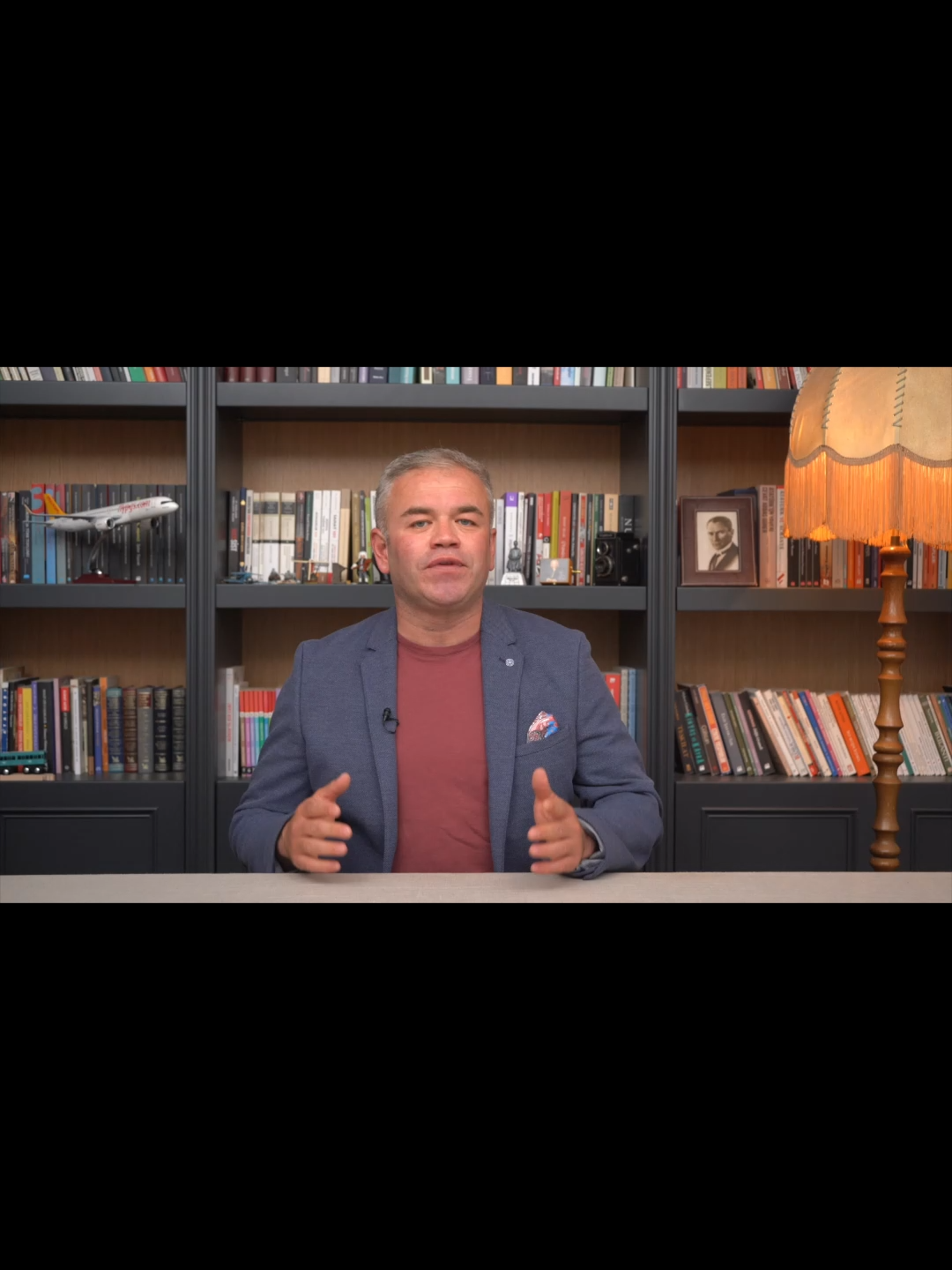 A post by @oktanerdikmen on TikTok caption: Almanya'da çalışanlara yedek askerlik #oktanerdikmen
