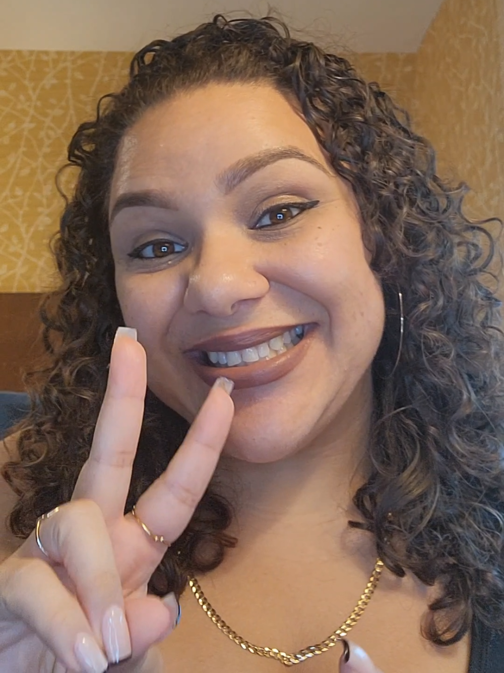 A post by @therealveronika_ on TikTok caption: Small business owners especially need to know about this tax hack! #fyp #TikTokLearningCampaign #learning #SmallBusiness #finances 