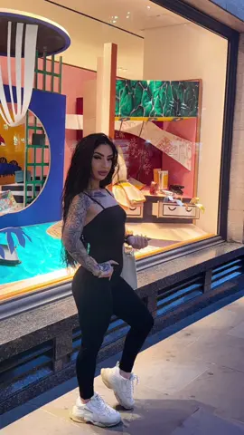 A post by @ on TikTok caption: 🫵❤️😈#❤️🥰 #CapCut #foryou #duete 