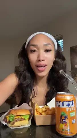 A post by @mariahcrose on TikTok caption: Y’alllllll when you see this video🍿🍿 Thanks for having dinner with me @drinkplezi!! #PLEZi_Partner