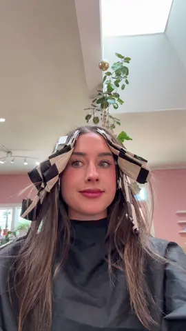 A post by @omgitschloeb on TikTok caption: like I’m feeling like myself again 🙂‍↕️🥰🤪 @Caitlin Friend fastest 5 hour appointment ever 