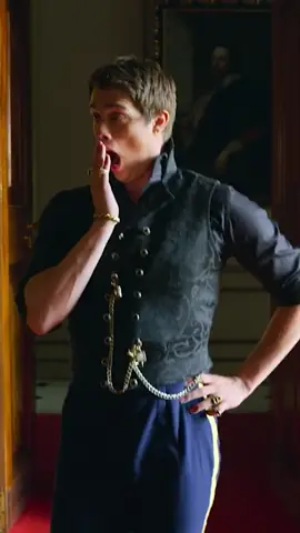 A post by @primevideobr on TikTok caption: será que algupem pode achar um amor pro #NicholasGalitzine ?👀 #Cinderela #Musical #SomebodyToLove #CamilaCabello