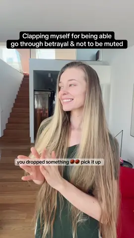 A post by @anastasiabeautyfascia on TikTok caption: I know you’re watching me. Keep watching. 🐀🐀🐀