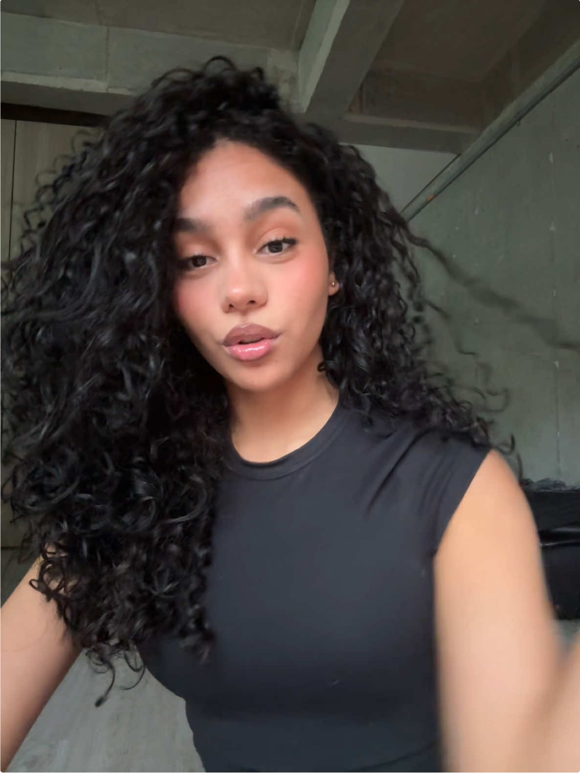 A post by @barbaramirezzz on TikTok caption: thinking bou meee