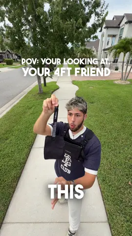 A post by @soyjuanjoselv on TikTok caption: YOU GET THAT BUT YOU CARRY THAT 😳😱