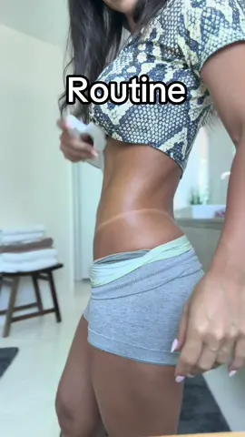 A post by @missalessandraleon on TikTok caption: #routine #cellulite #cellulitereduction #lymphaticdrainage #beautyhacks 