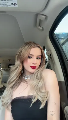 A post by @carolcastromx on TikTok caption: ((: