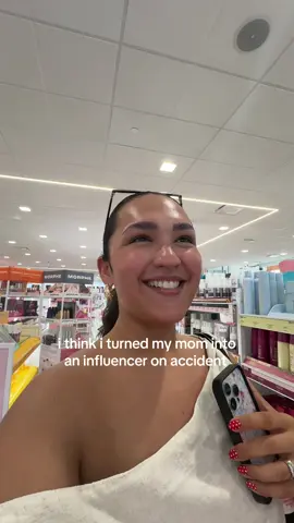A post by @isa_kristen22 on TikTok caption: the way my mom convinced me on the spot 😫 @Naturium #momtok #funnymoms #motherdaughter #influencer #ultabeauty 