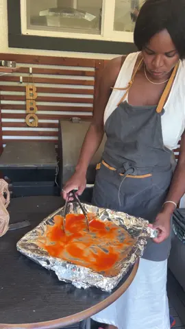 A post by @foodbyjenn on TikTok caption: Kitchen tip you didn’t know you needed When you’re grilling, line your tray with two layers of foil. Put the raw meat on the top layer, and once it’s time to plate the cooked meat—just peel it off and boom, clean surface. No cross-contamination, no extra dishes, just smart cooking. Save this tip and tag a friend who needs it! #KitchenHack #GrillingTips #CookingHacks #BBQSeason #SmartCooking #MealPrepTips #KitchenTipsAndTricks #GrillMasterHack #FoodSafety #CookSmarter #SummerGrilling