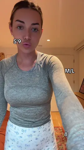 A post by @ihatebriannachickenfry on TikTok caption: Every girl in nyc is 5’3 and I’m over here big mawmaw giant 
