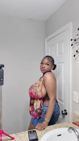 A post by @herneshiaa on TikTok caption: ready in 5 minutes . . . 