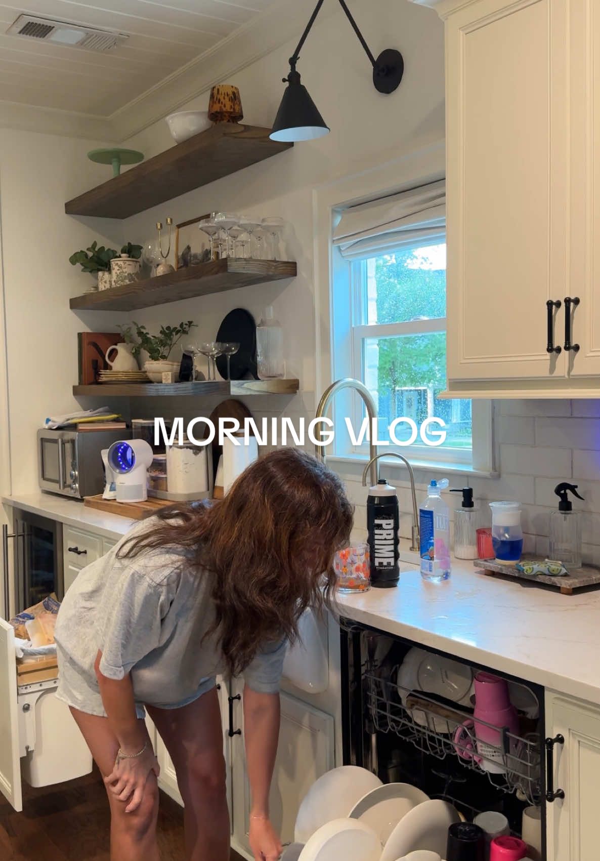 A post by @cecilybauchmann on TikTok caption: woke up so early & wanted to share my morning as it happened 🫶🏼✨#morningroutine #morningvlog #motherhood #momsoftiktok 