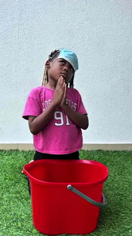 A post by @mati_fa on TikTok caption: La prière de Matifa 😂😂 @Family Luke #matifa #babymatifa #matifaetluke #funnyfamily 