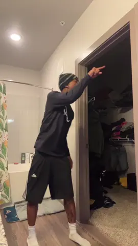 A post by @rulaempire on TikTok caption: #fyp #fypツ #rula #viral 