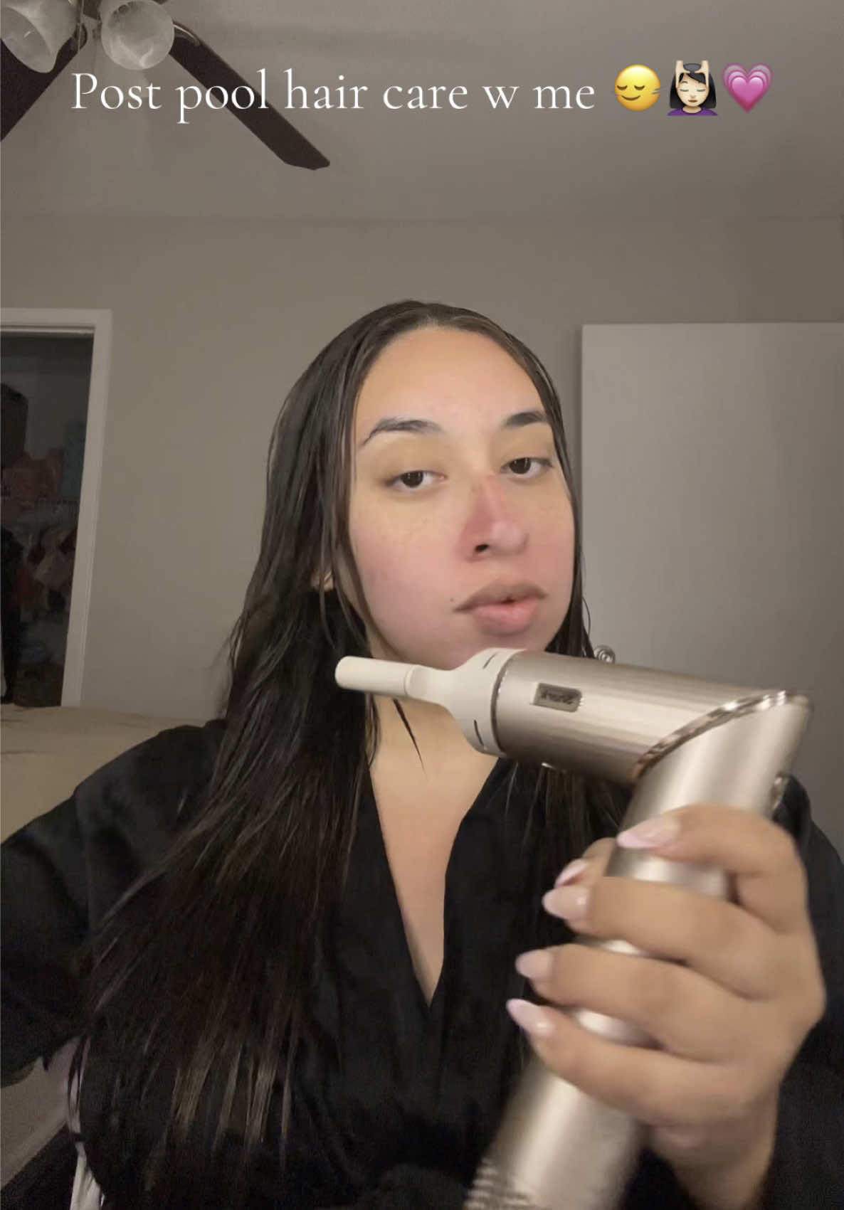 A post by @foreverrachell on TikTok caption: Immm sooo sunburnt