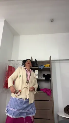 A post by @_lachupitos on TikTok caption: #peloteroalabola #fyp #comedia 