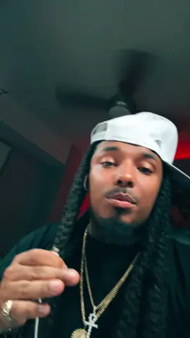 A post by @dboymhe on TikTok caption: No in betweens #dboymhe #moreheadentertainment #share 