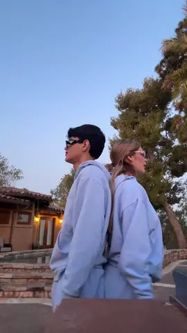 A post by @carolcastromx on TikTok caption: 🩵