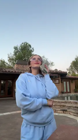 A post by @carolcastromx on TikTok caption: Se lo copié a mi amix @OdetteOrlena jejeje