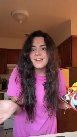A post by @brefran77 on TikTok caption: Así preparo mis Cheetos ❤️‍🔥🥰 Estos si son regalos 🥹😂