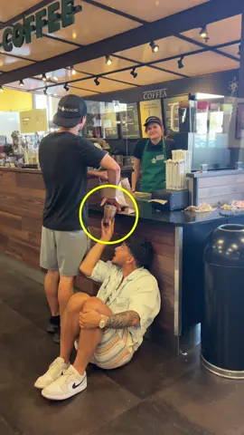 A post by @pasmagic on TikTok caption: Coffee Magic Prank @rodrigonavarromagic #magic #magician #magictrick #prank #viral #foryoupage 