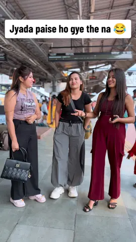 A post by @sachi_sahu on TikTok caption: Itna aata kaha se hai 🤣#funny #Comedy #girls 