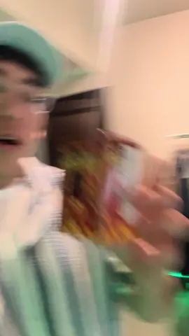 A post by @elvenado98_ on TikTok caption: Batalla vs @Adrian Marcelo #warzone #callofduty #gamerentiktok #warzonelatino 
