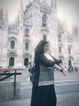 A post by @fashionweekbologna on TikTok caption: #CapCut 