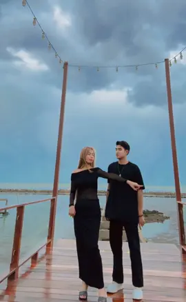 A post by @muthaethae on TikTok caption: အချစ်တွေအများကြီးပေးချင်တယ်  ပြီးတော့ အချစ်တွေအများကြီး ပြန်လိုချင်တယ်  ကြုံရာလူတွေဆီကမဟုတ်ပဲ ကိုယ်မြတ်နိုးရတဲ့ တစ်ဦးတစ်ယော"က်ဆီက🖤🖤@Oo Naing🍉🍉Thae👩‍❤️‍👨 