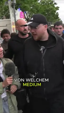 A post by @zarbex on TikTok caption: Mama ich bin im Fernsehen 