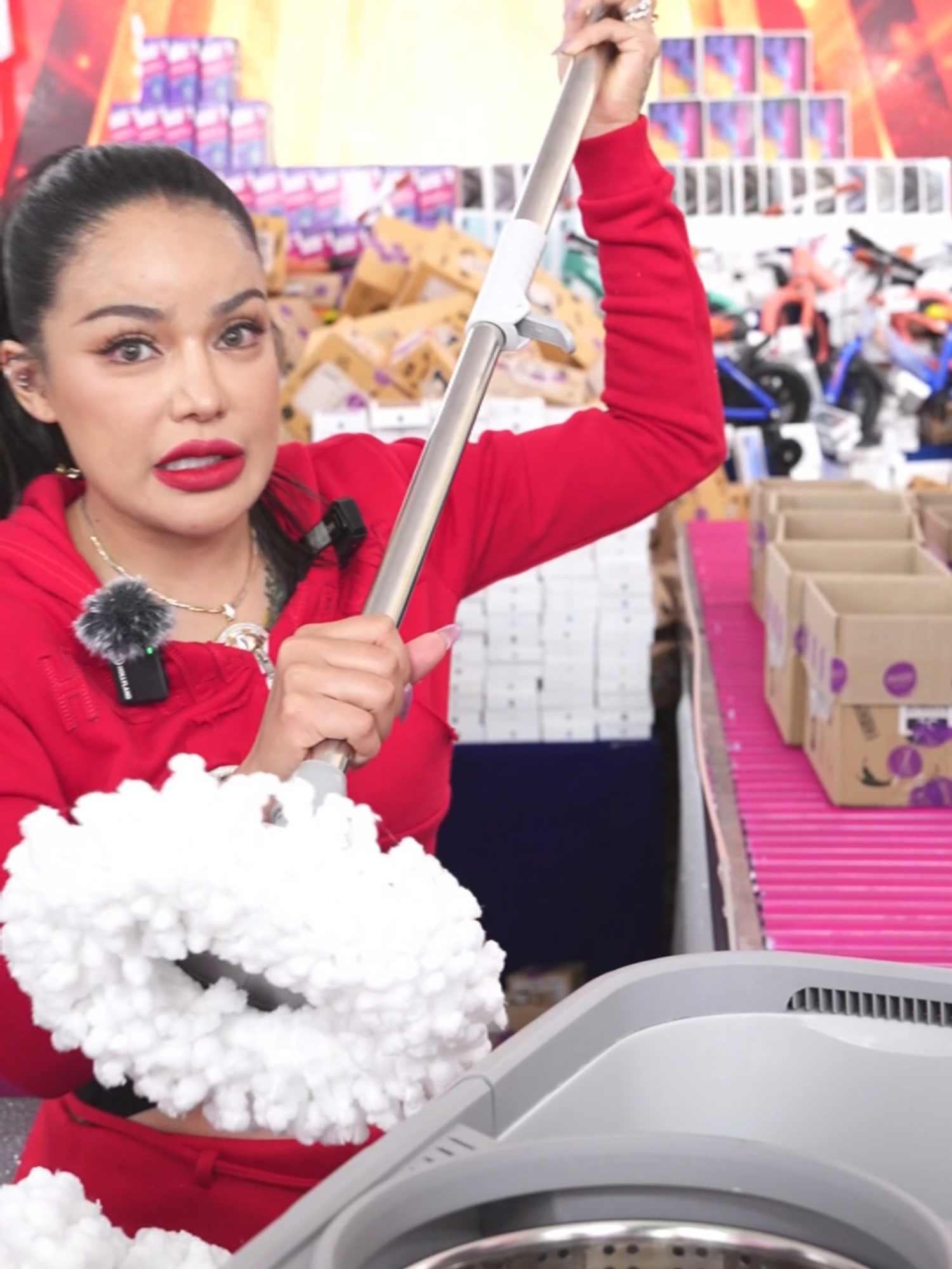 A post by @pimrypie__tiktok on TikTok caption: ชุดถังปั่นม็อบใช้ง่าย #พิมรี่พายขายทุกอย่าง