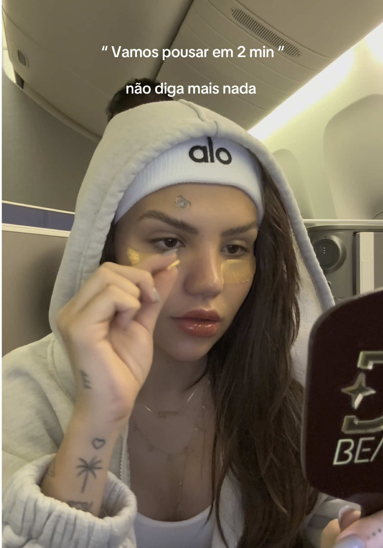 A post by @vivi on TikTok caption: kkkkkk sempre assim.