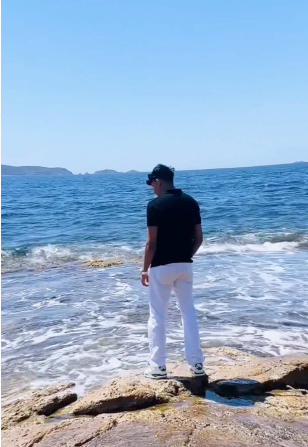 A post by @wahidul_islam77 on TikTok caption: #CapCut পৃথিবীতে দুটো অনুভূতি কখনো লিখে প্রকাশ করা যায় না, পাওয়ার আনন্দ  আর হারানোর যন্ত্রণা!💔 #foryou #foryourpage #viral #bdtiktokofficial🇧🇩 #fyp #trending 