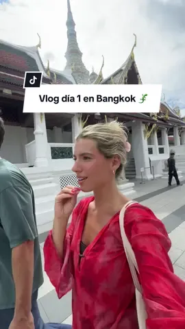 A post by @andreanoguero22 on TikTok caption: Esta ciudad es un caos, pero tiene mucho encanto ❤️ 🇹🇭 Os estoy contando mi día a día por stories!! #tailandia #thailand #bangkok 