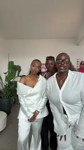 A post by @estefaniaelisa on TikTok caption: Die wahre skinny Queen @ClaudeBeauty 🩷