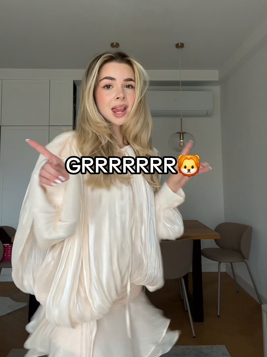 A post by @kompleksiaraxx on TikTok caption: przeprosiłam się z tą sukienką 🦁🦁