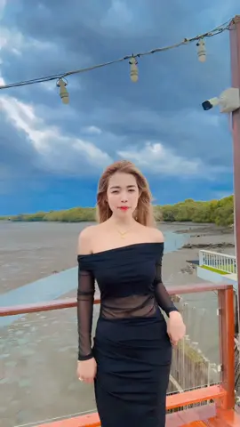 A post by @muthaethae on TikTok caption: အသံလေးကအေးချမ်းနေရော်😍@Oo Naing🍉🍉Thae👩‍❤️‍👨 