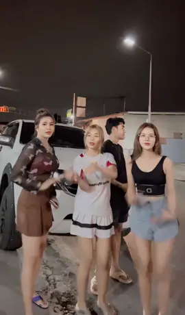 A post by @muthaethae on TikTok caption: ကားမူးနေတဲ့ရုပ်လေးတွေ🤣🤣@Oo Naing🍉🍉Thae👩‍❤️‍👨 @far far❤️ @🦋Monar Lezar🦋 (1.5M) 