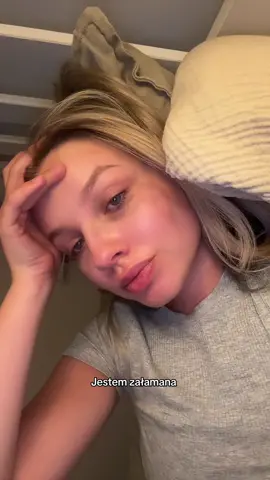 A post by @ on TikTok caption: Jestem załamana po obejrzeniu tego.. proszę, porozmawiajmy.. 😭😭Kto też oglądał? 💔