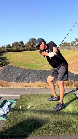 A post by @bluui24 on TikTok caption: Bucket of balls a day keeps the blues away or whatever they said. #fypシ゚ #sandiego #golftiktok #callawaygolf 