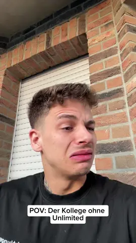 A post by @justinklck on TikTok caption: Anzeige | Wichtig und Richtig 🙏 Hör jetzt @Amazon Music DE 🎧🎶  – jetzt neu mit Audible! Du kannst jeden Monat ein Hörbuch kostenlos herunterladen – in deinem Abo inklusive. Nutze meinen Link, um dich anzumelden und es selbst auszuprobieren. Schreib mir in die Kommentare, welches Hörbuch du gerade hörst.   #amazonmusicpartner #ad #musik #podcast #hörbuch #audible #unterwegs #viral #2beine2steine#fyp#Handwerk  