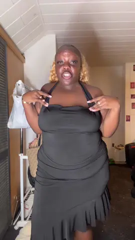 A post by @estefaniaelisa on TikTok caption: So Sportfreunde jetzt ist Feierabend für euch 😭😭✋🏾#fyp #selfconfidence #Love 