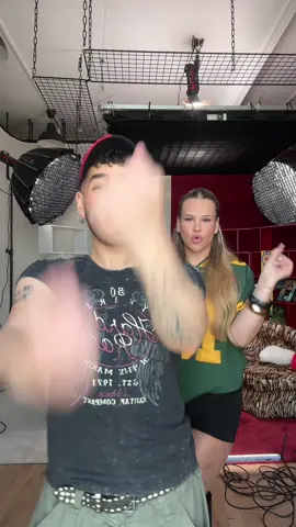A post by @kimisinamoodlive on TikTok caption: Wegen Podcast Gast nach dagestan zum drehen gegangen 🥀 @Baran Kok 
