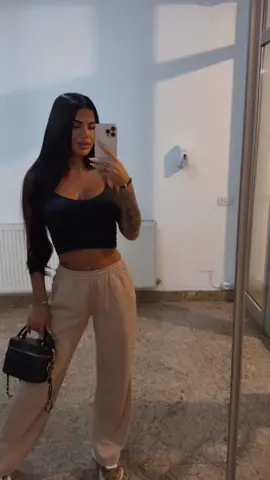 A post by @el_massri_aya on TikTok caption: #Aya👑 #popular #foryoupagе #viralvideos 