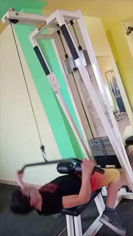 A post by @tiboinshape on TikTok caption: How to do Perfect lat pulldown ! ✅ @Inshape Nutrition @ShapeYou 