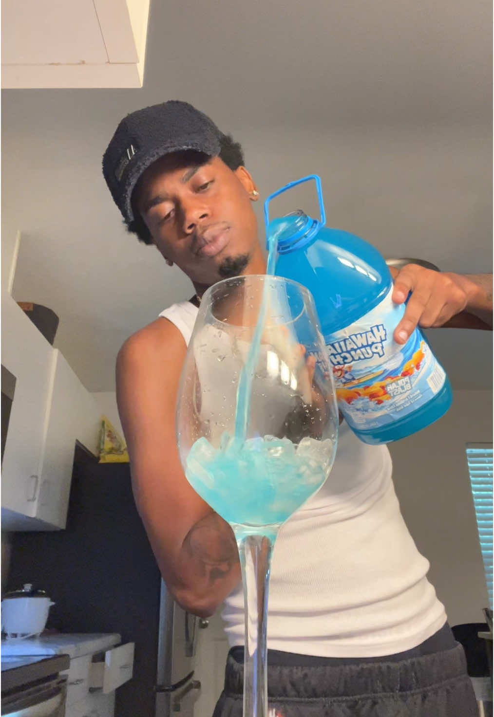 A post by @darealtyte on TikTok caption: @Hawaiian Punch 🍹 #fyp #drinks #foryoupage 